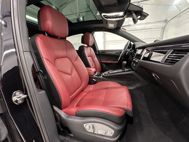 2024 Porsche Macan Newark DE