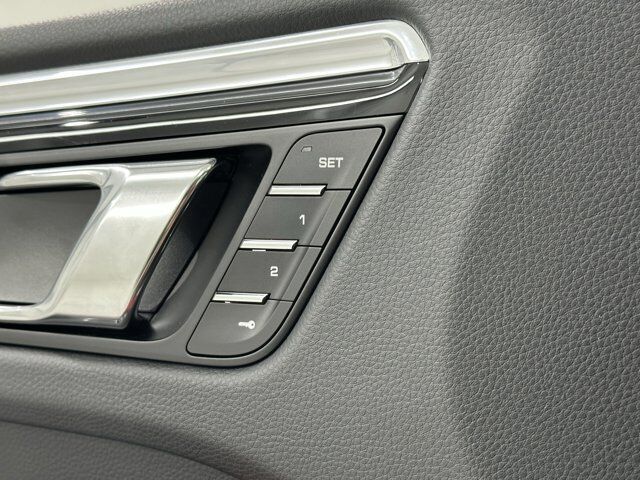 2024 Porsche Macan Newark DE