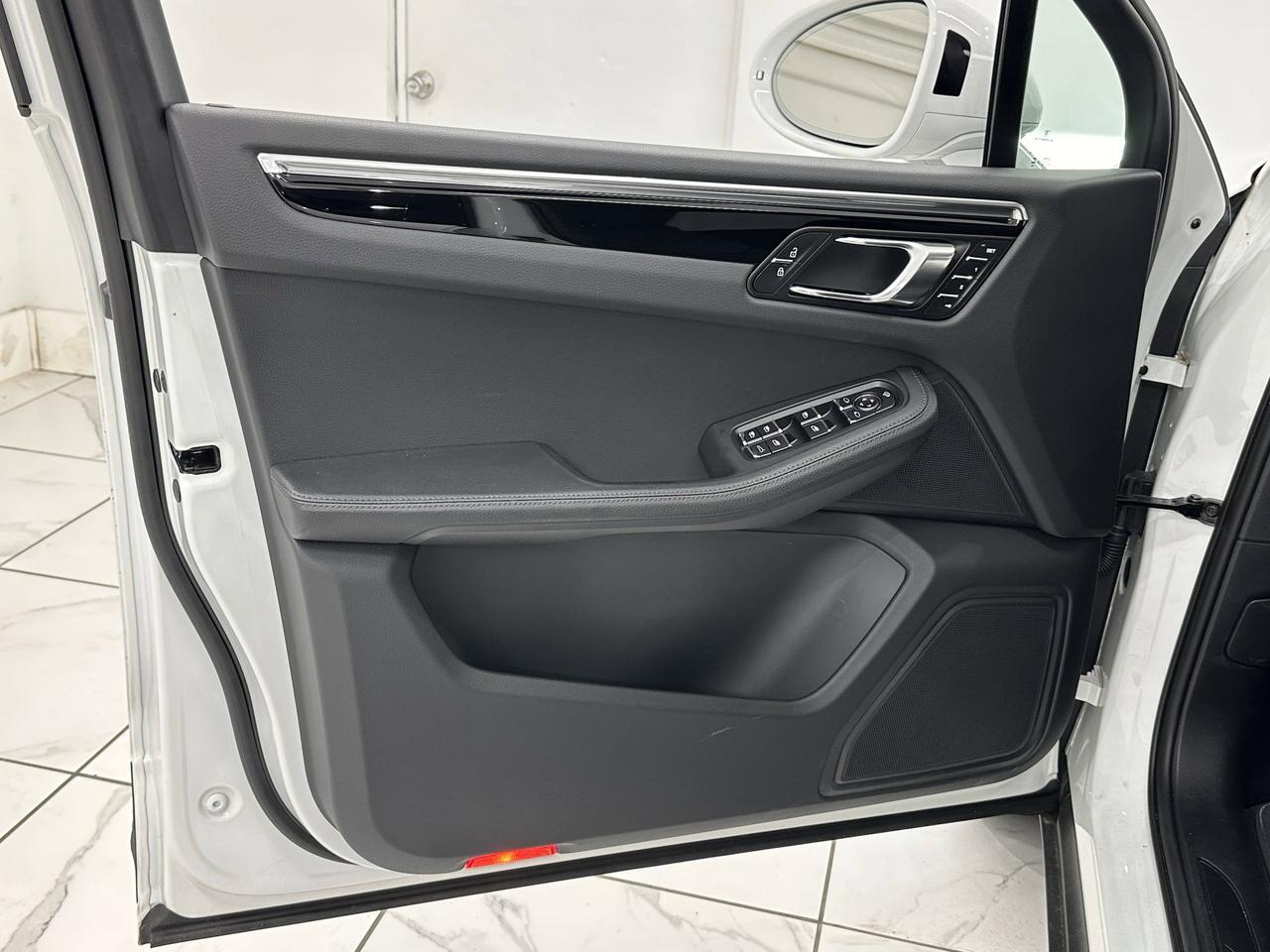 2024 Porsche Macan Newark DE