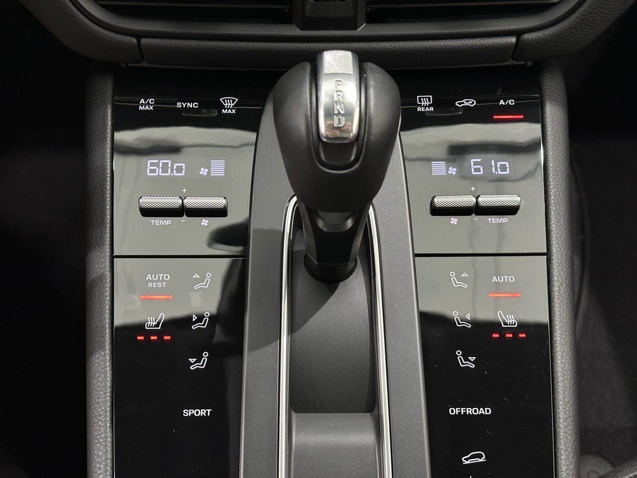 2024 Porsche Macan Newark DE