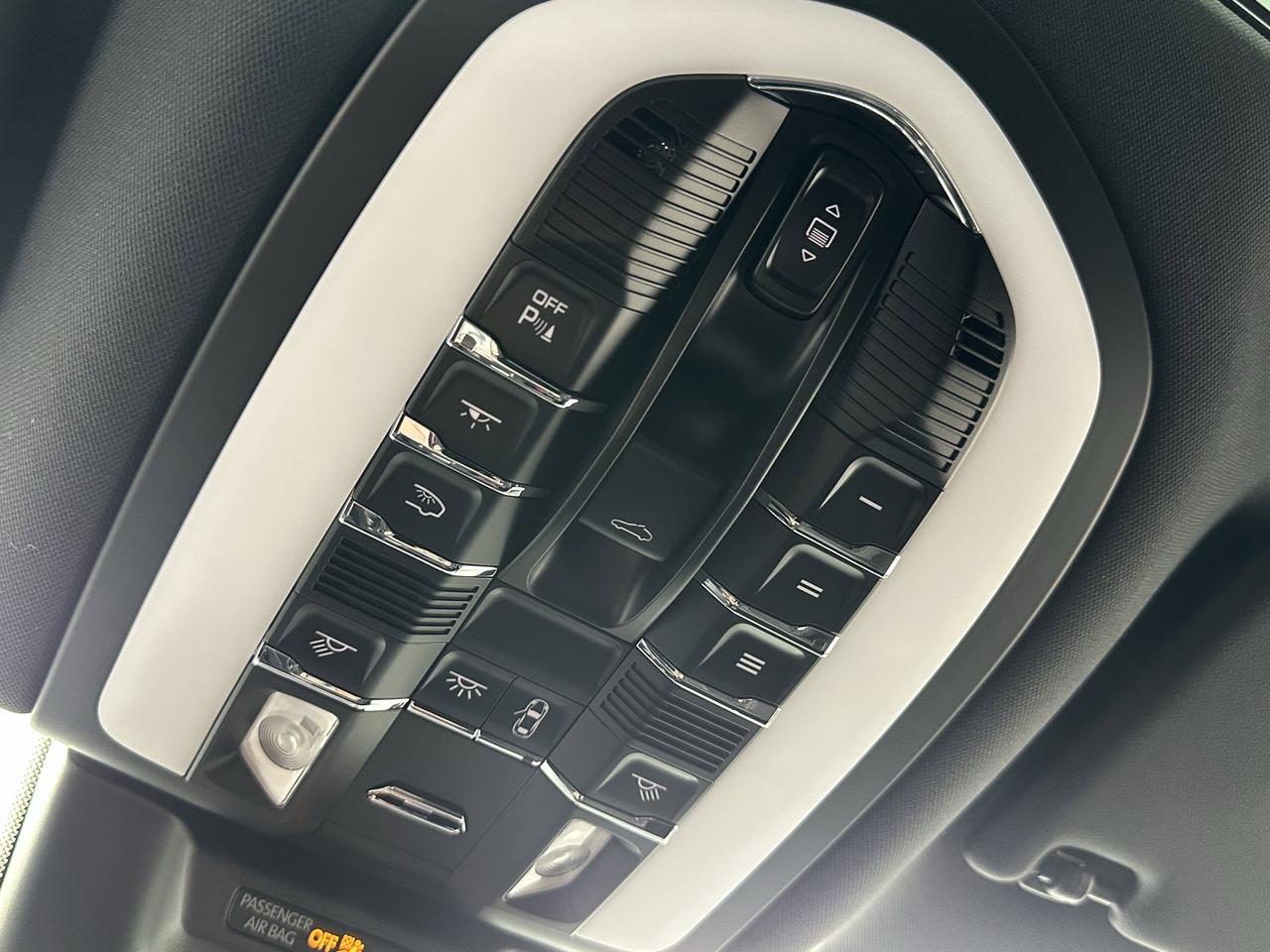 2024 Porsche Macan Newark DE