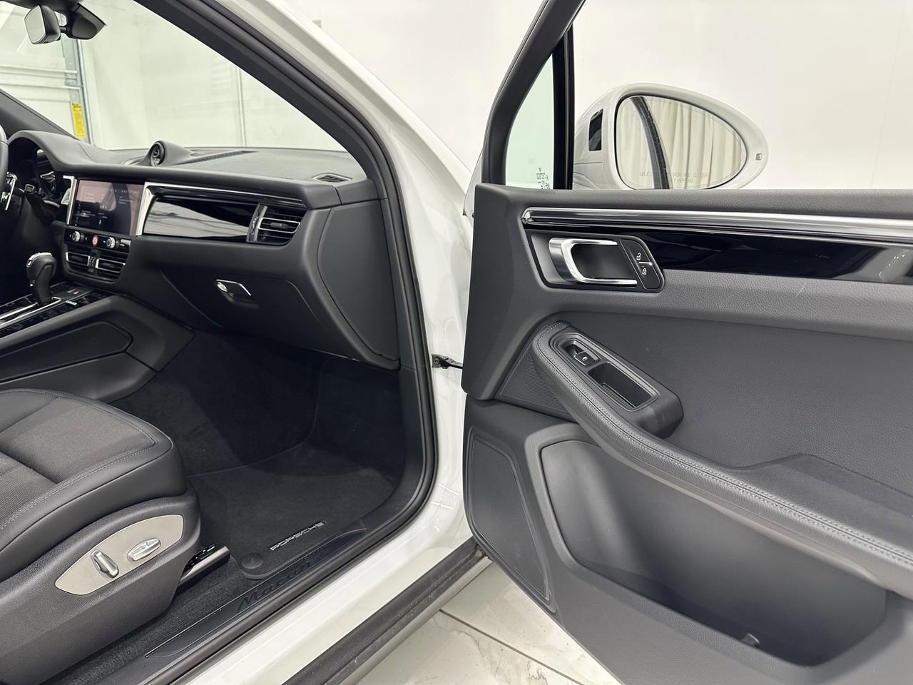 2024 Porsche Macan Newark DE