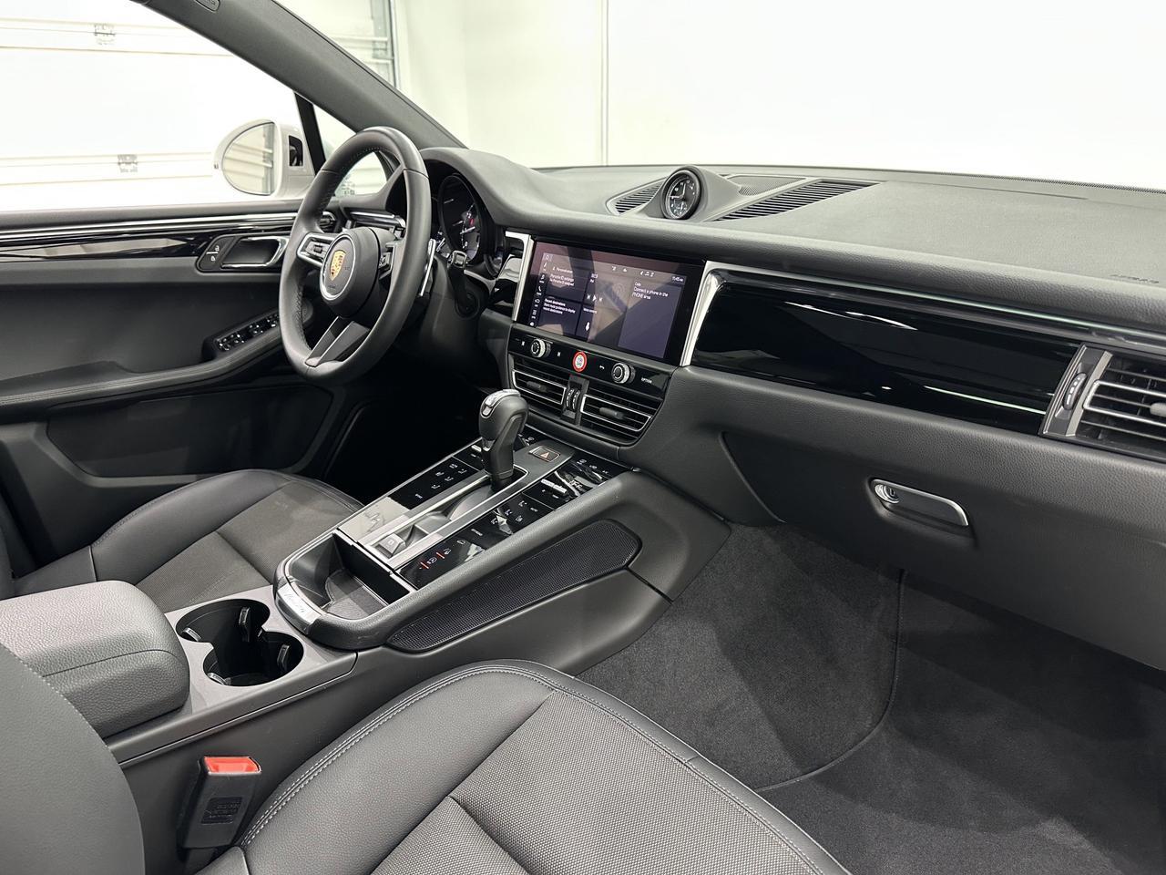 2024 Porsche Macan Newark DE