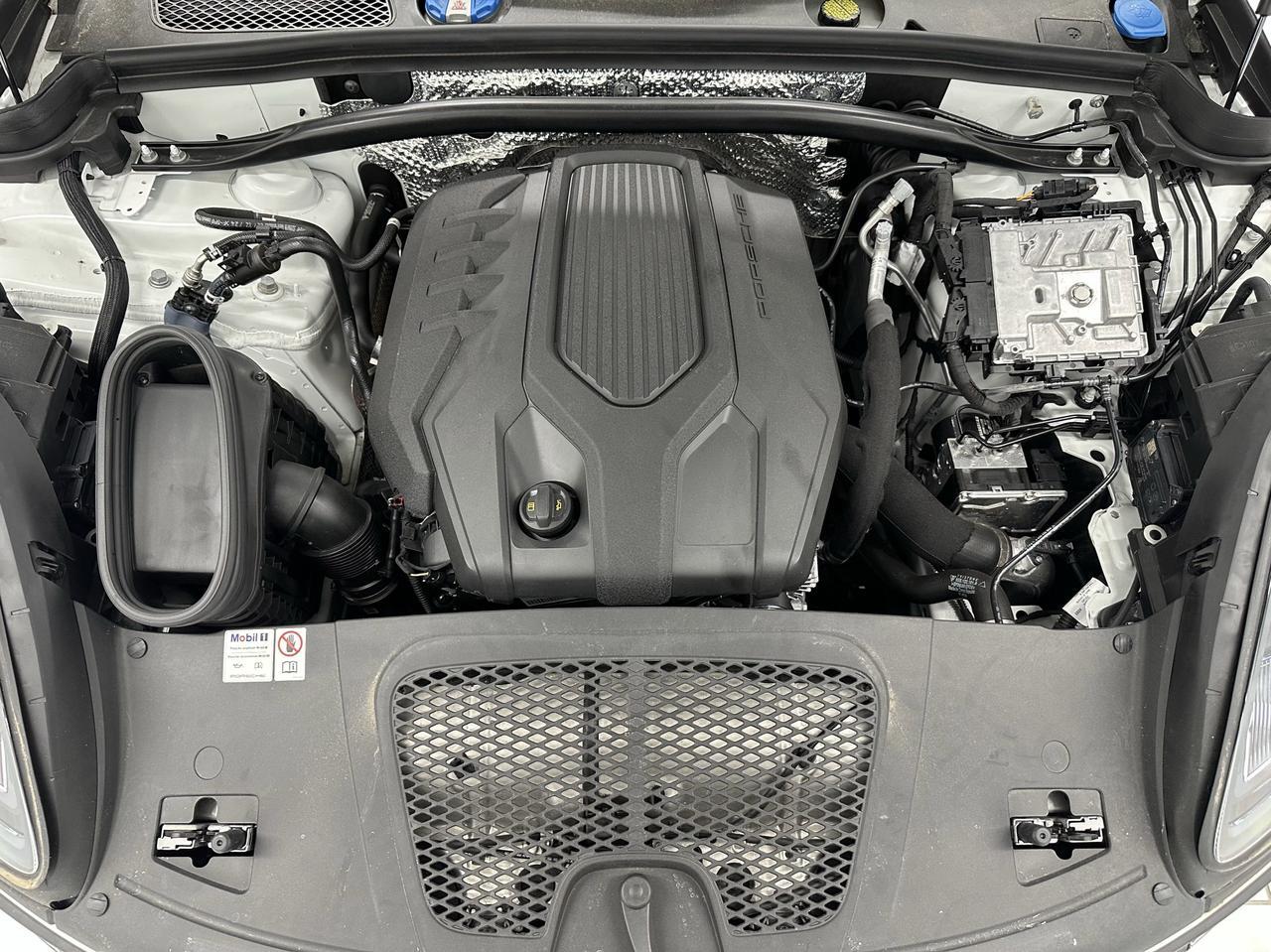 2024 Porsche Macan Newark DE