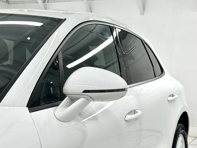 2024 Porsche Macan Newark DE