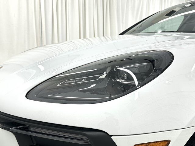 2024 Porsche Macan Newark DE