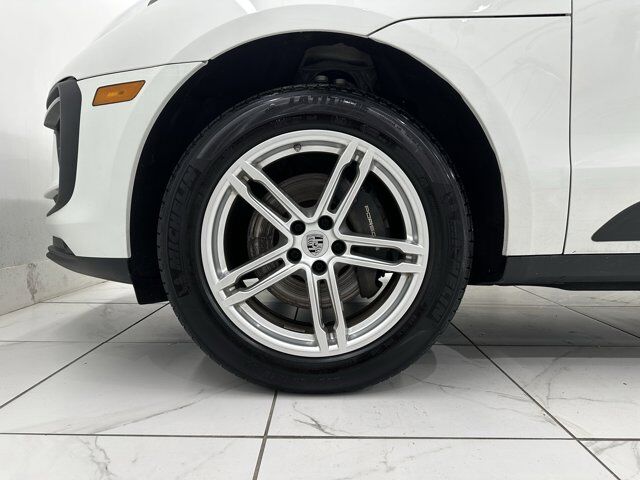 2024 Porsche Macan Newark DE
