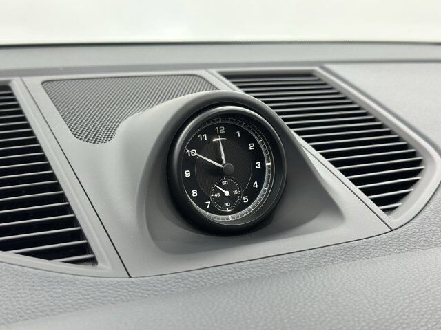2024 Porsche Macan Newark DE
