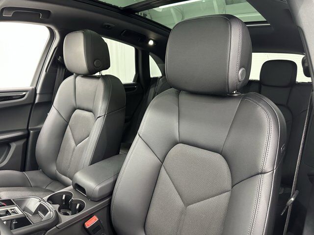 2024 Porsche Macan Newark DE