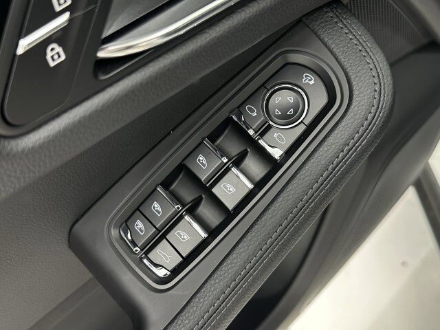 2024 Porsche Macan Newark DE