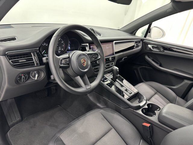 2024 Porsche Macan Newark DE