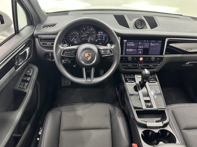 2024 Porsche Macan Newark DE