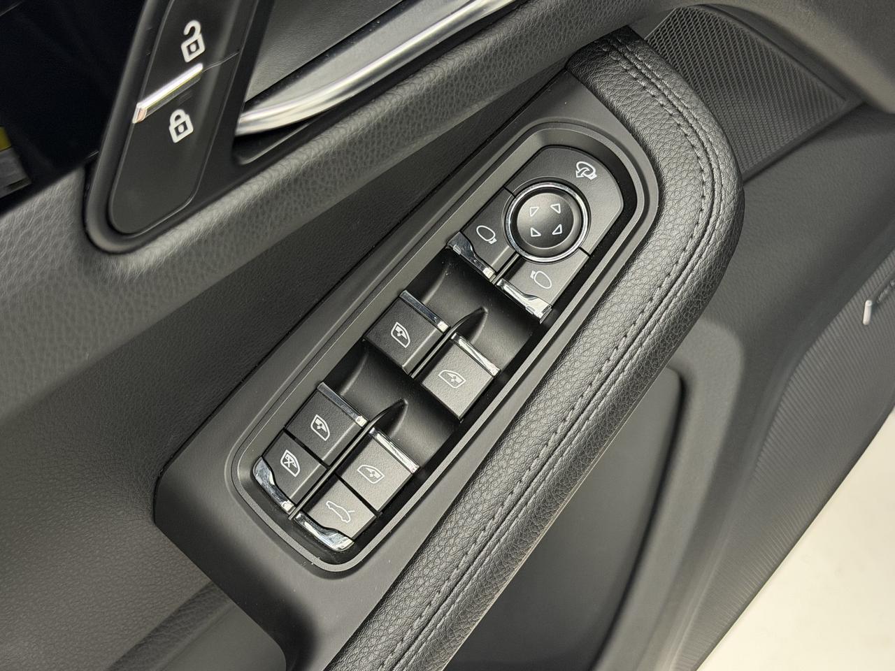 2024 Porsche Macan Newark DE