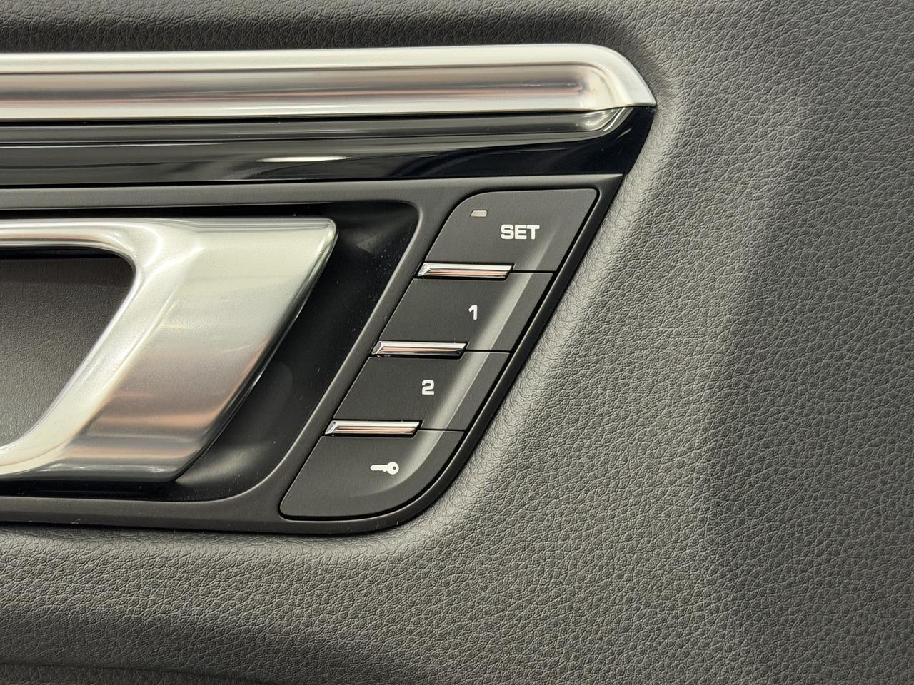 2024 Porsche Macan Newark DE