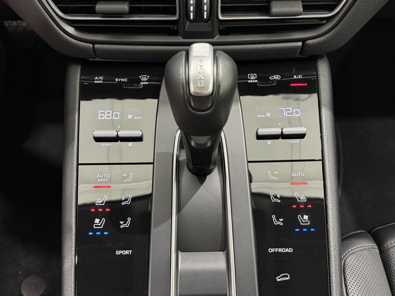 2024 Porsche Macan Newark DE