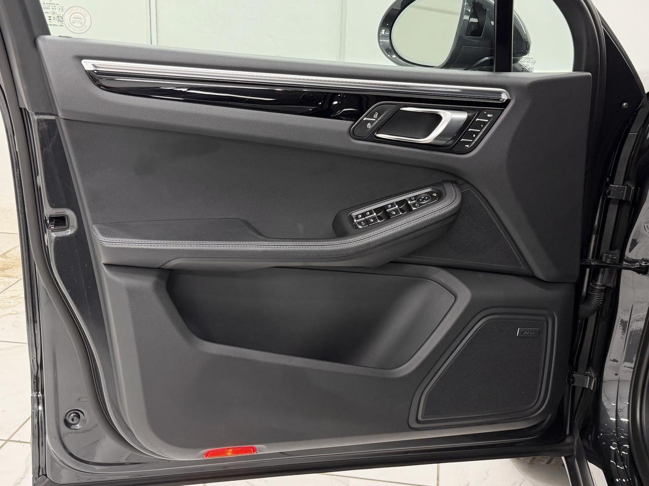 2024 Porsche Macan Newark DE