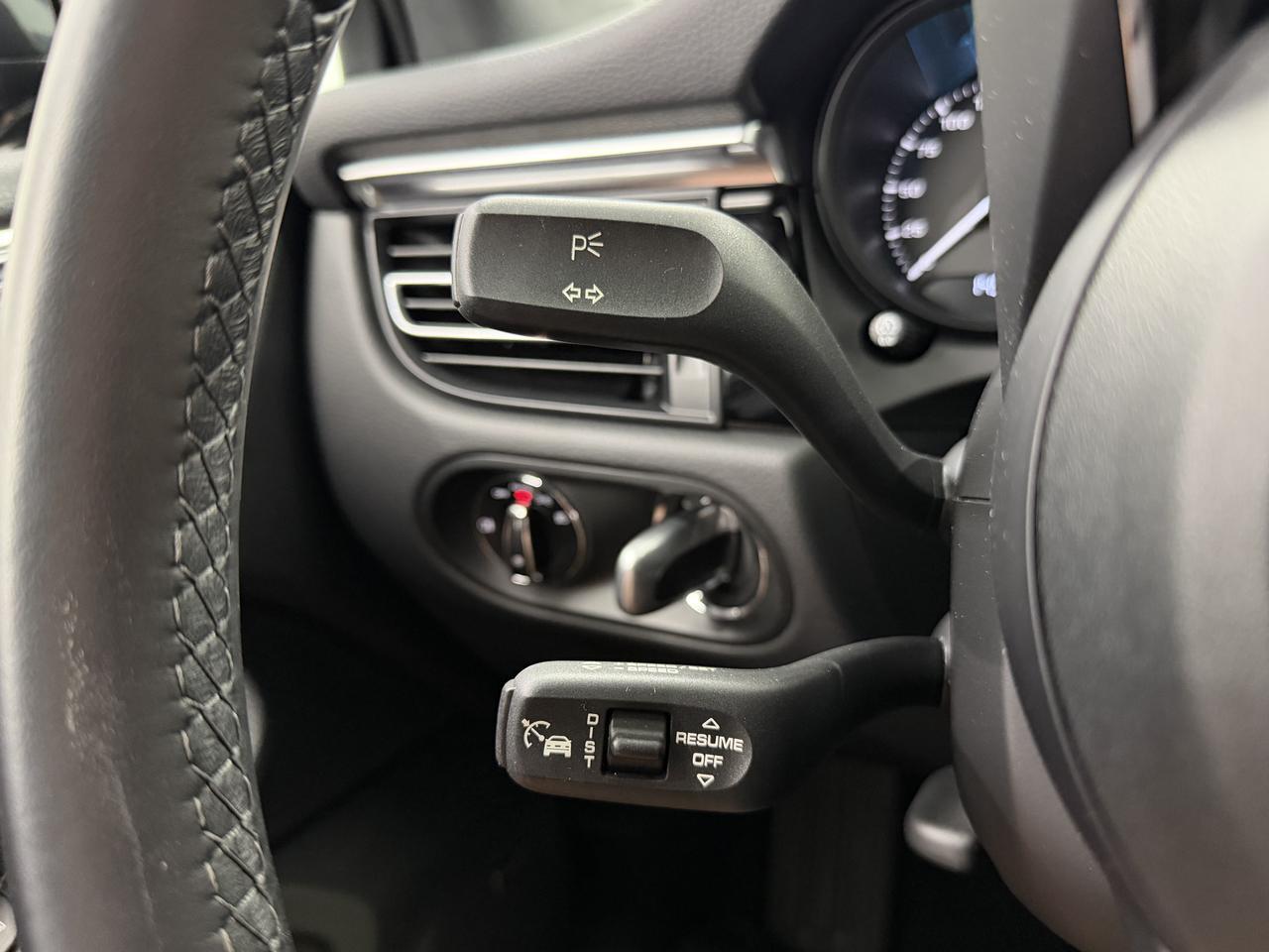 2024 Porsche Macan Newark DE