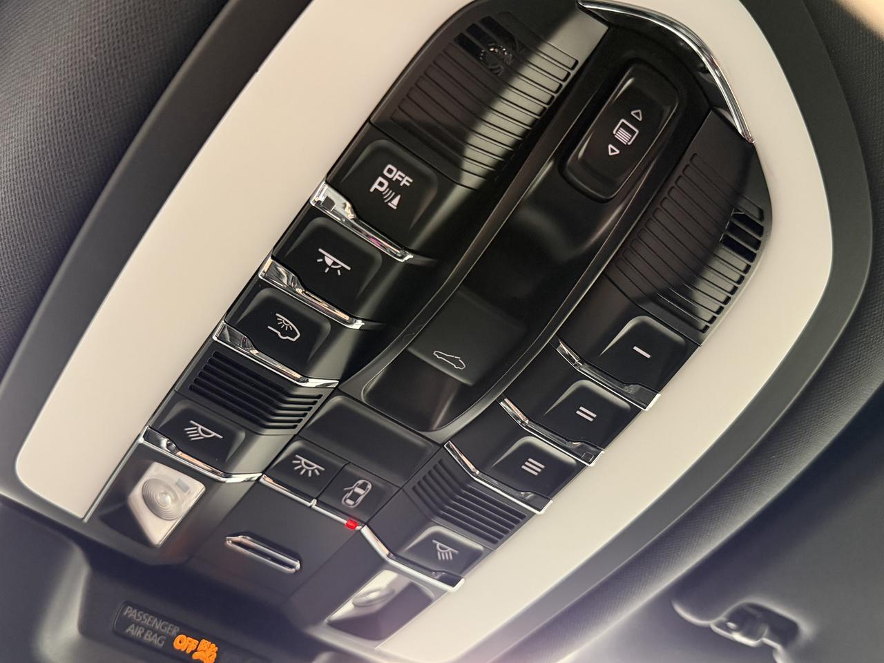 2024 Porsche Macan Newark DE