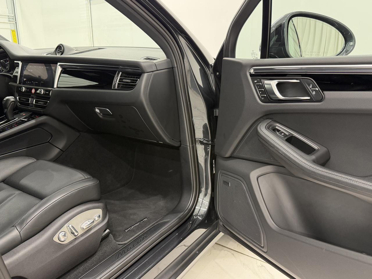 2024 Porsche Macan Newark DE