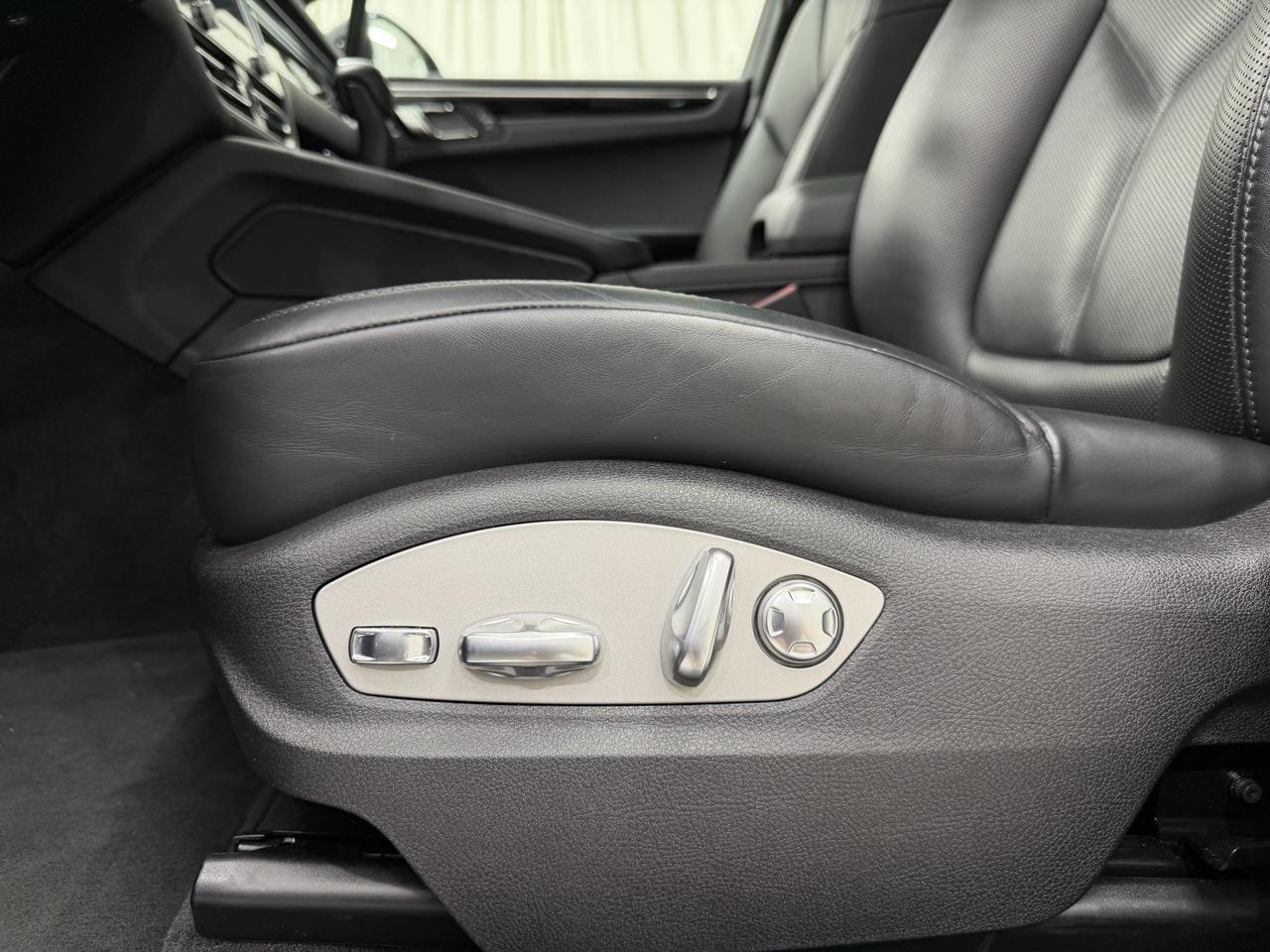 2024 Porsche Macan Newark DE