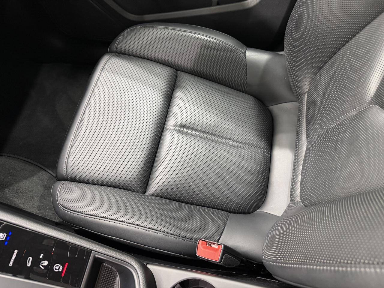 2024 Porsche Macan Newark DE