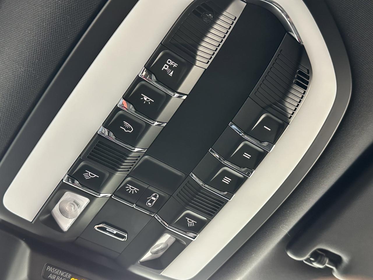 2024 Porsche Macan Newark DE