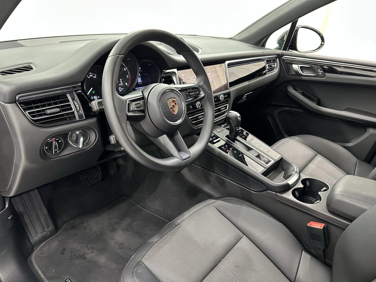2024 Porsche Macan Newark DE