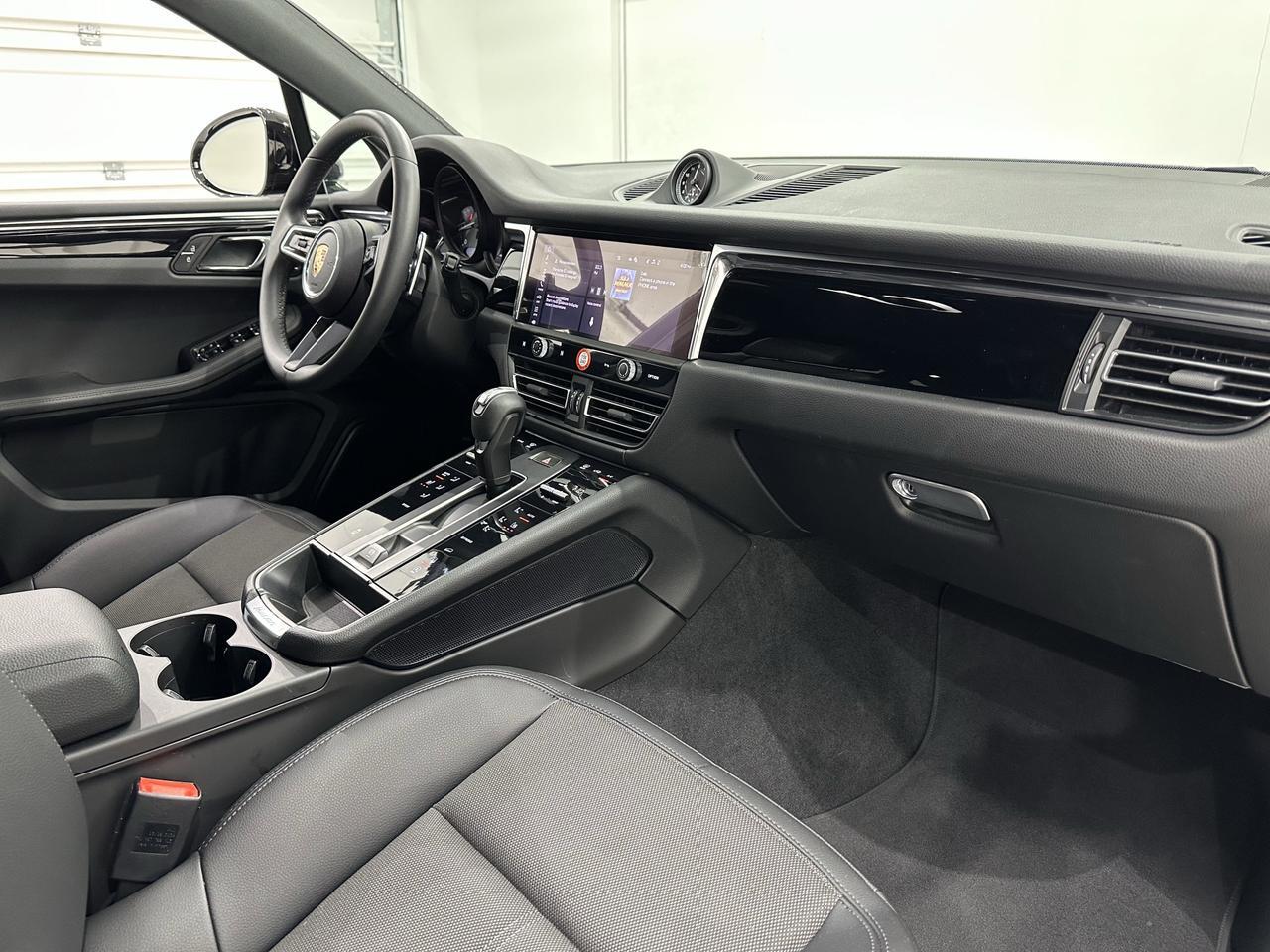 2024 Porsche Macan Newark DE