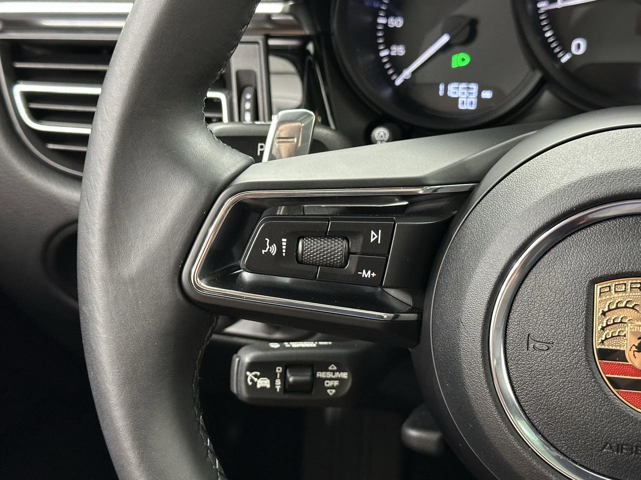 2024 Porsche Macan Newark DE
