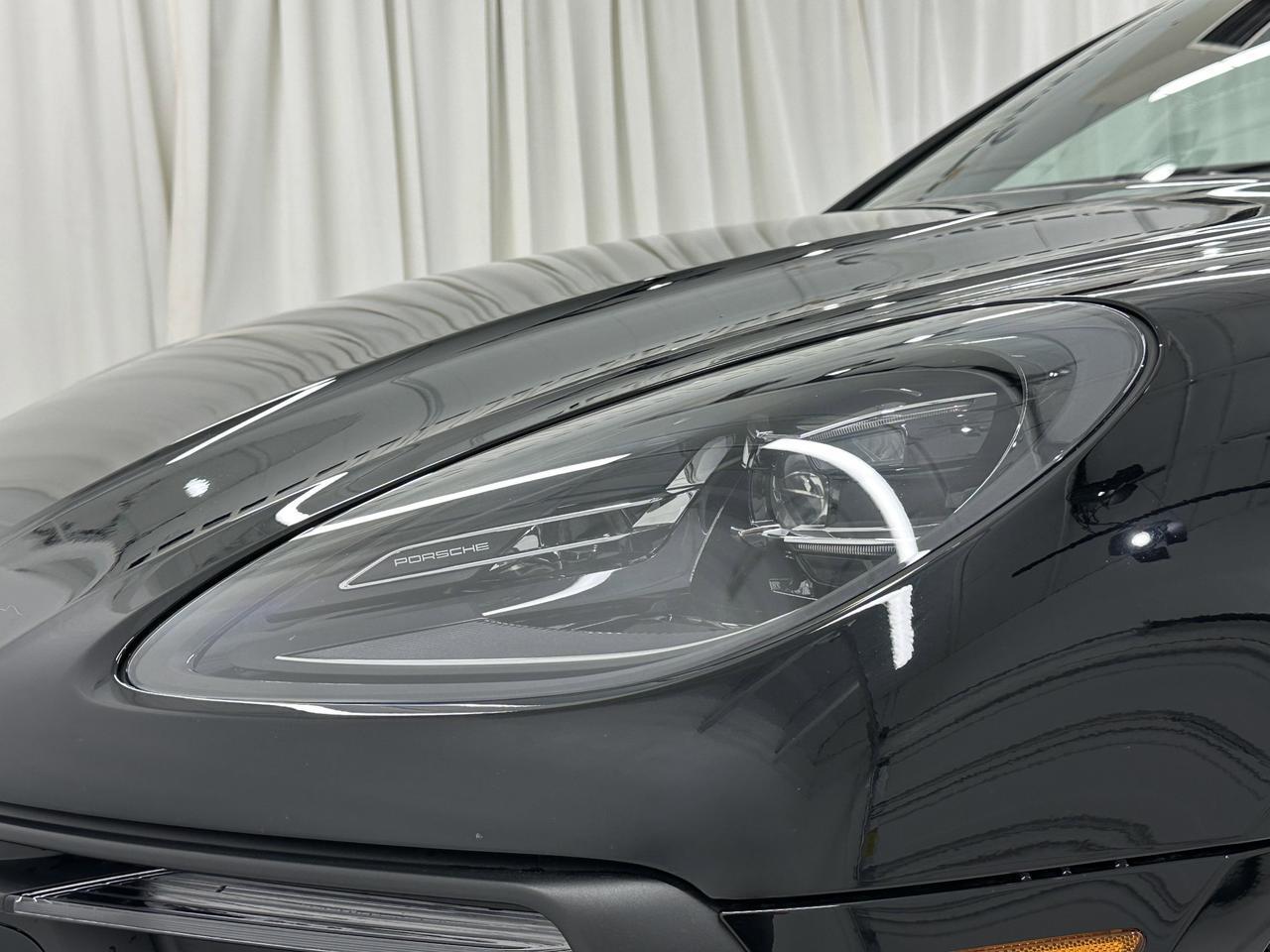 2024 Porsche Macan Newark DE