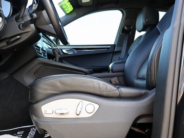 2024 Porsche Macan  Oshkosh WI