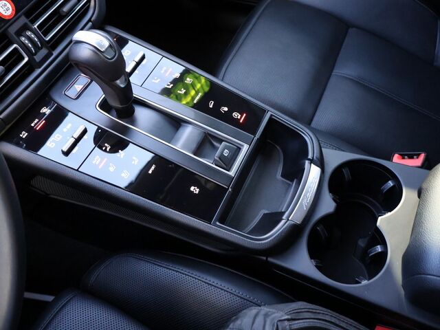 2024 Porsche Macan  Oshkosh WI