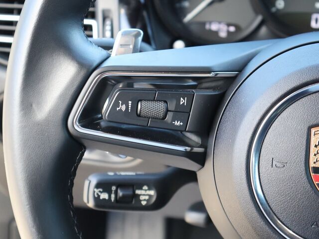 2024 Porsche Macan  Oshkosh WI