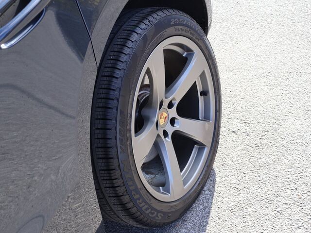 2024 Porsche Macan  Oshkosh WI