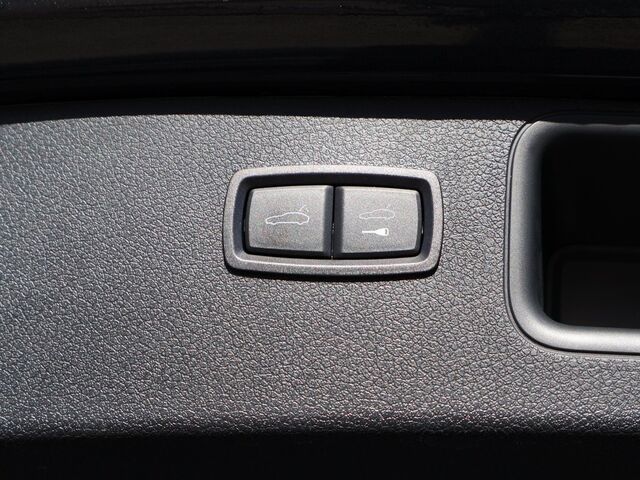 2024 Porsche Macan  Oshkosh WI