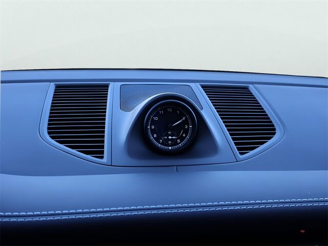 2024 Porsche Macan  Oshkosh WI