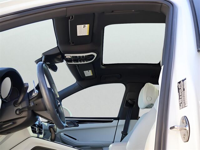 2024 Porsche Macan  Oshkosh WI