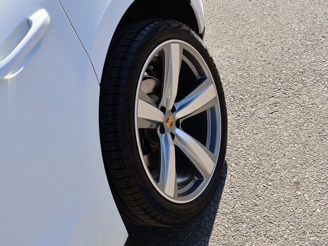 2024 Porsche Macan  Oshkosh WI