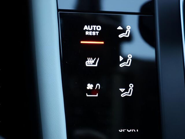 2024 Porsche Macan  Oshkosh WI