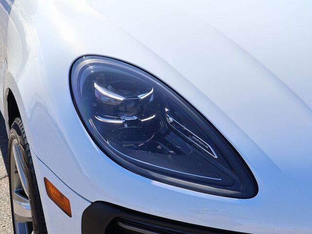 2024 Porsche Macan  Oshkosh WI