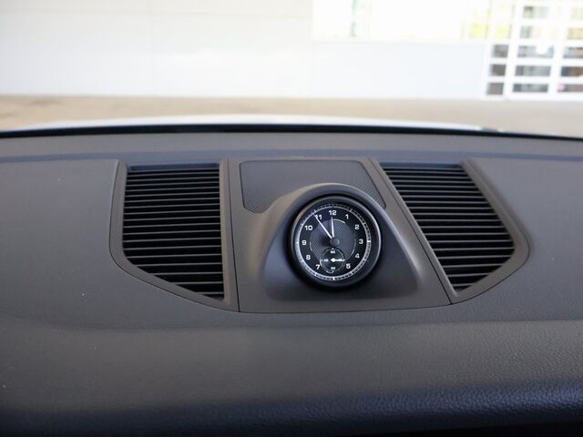 2024 Porsche Macan  Oshkosh WI