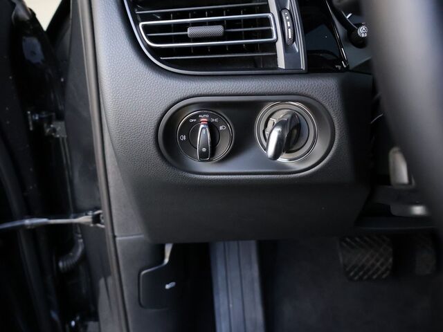 2024 Porsche Macan  Oshkosh WI