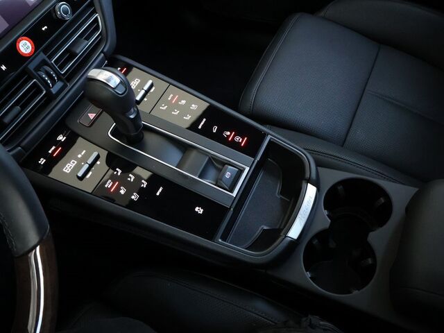 2024 Porsche Macan  Oshkosh WI