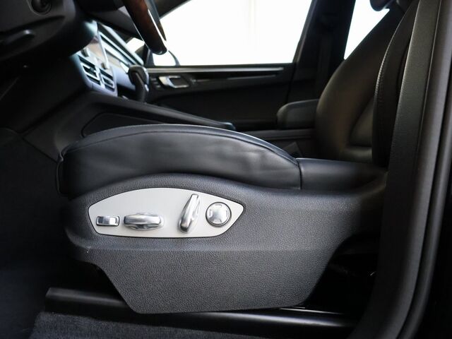2024 Porsche Macan  Oshkosh WI
