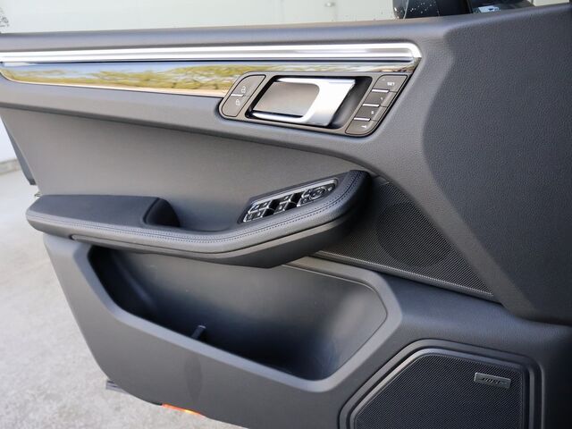 2024 Porsche Macan  Oshkosh WI