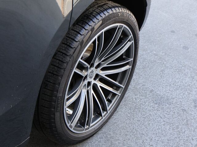 2024 Porsche Macan  Oshkosh WI