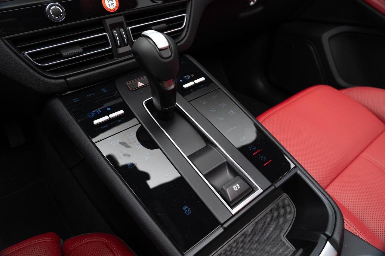 2024 Porsche Macan Pompano Beach FL