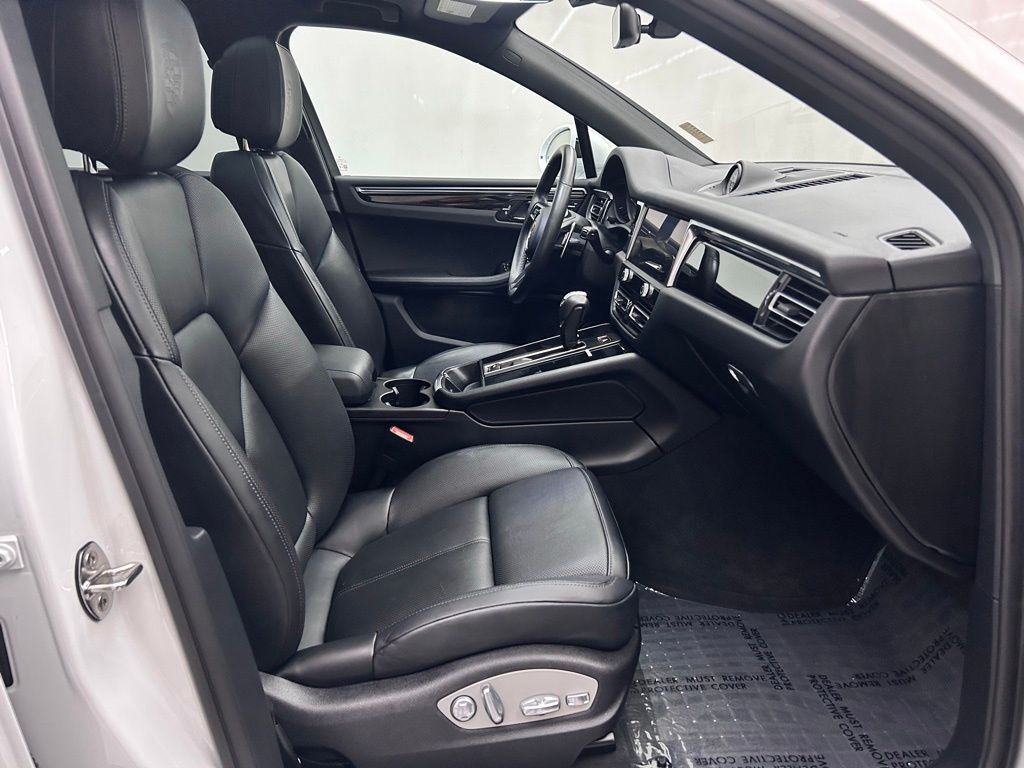 2024 Porsche Macan Portland OR
