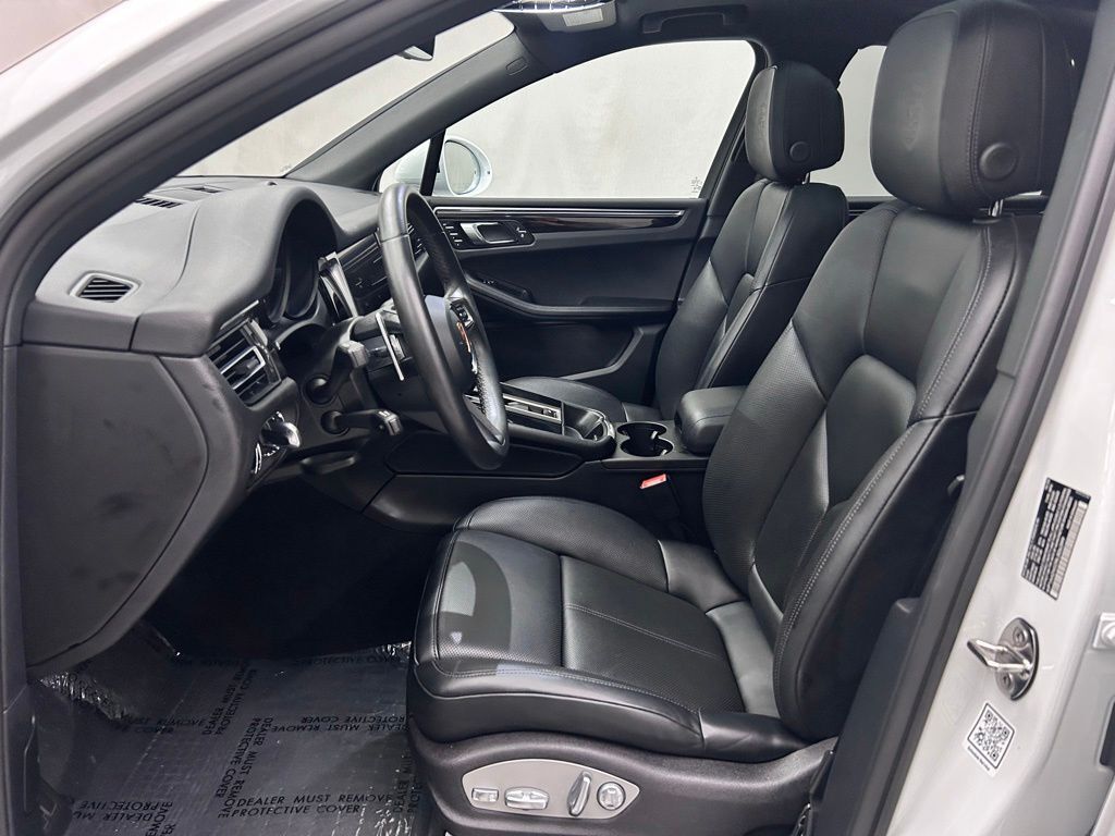 2024 Porsche Macan Portland OR