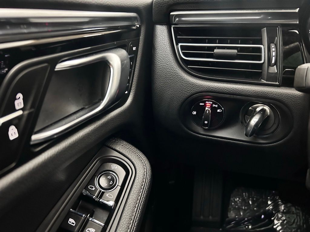 2024 Porsche Macan Portland OR